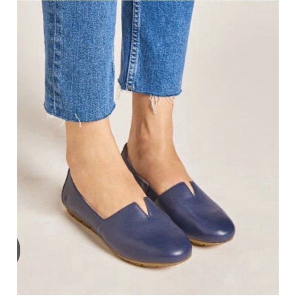 Børn Sebra Leather Slip On Flats Dark Blue Women’s Comfort Size 7.5 M Minimalist - Picture 2 of 6
